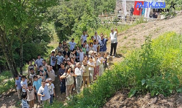 Gölcük Belediyesi tarafından başlatılan çalışma ile yeniden ihya edilerek ilçeye kazandırılan Yukarı Değirmendere’deki tarihi hamam, öğrencileri ağırladı