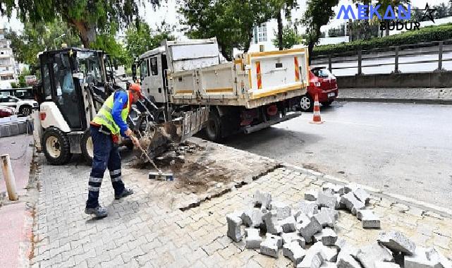 İzmir’de kaldırımlar yenileniyor