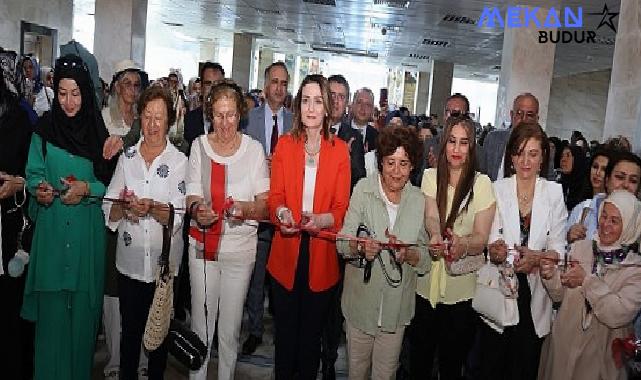 Karaman Belediyesi öncülüğünde Hayat Boyu Öğrenme Haftası etkinlikleri kapsamında düzenlenen yılsonu sergisi Lütfi Elvan Fuar ve Kongre Merkezi’nde açıldı