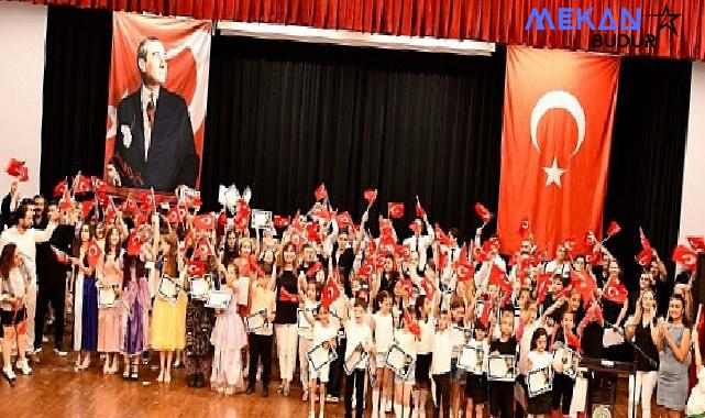 Malkara Belediye Akademisi, yıl boyunca başarılarla dolu bir dönemi muhteşem bir yıl sonu programıyla taçlandırdı