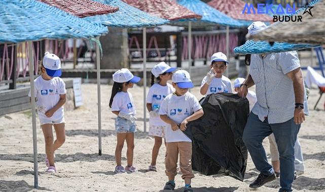 Mavi bayraklı plajda dalgıç destekli temizlik