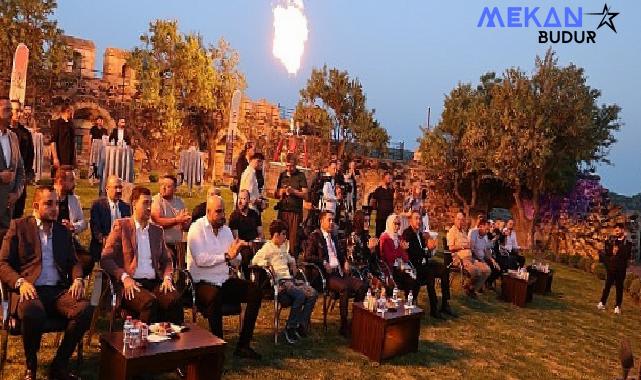 Nevşehir Belediyesi himayesinde bu yıl ilki gerçekleştirilecek olan Kapadokya Güzel Atlar Diyarı Festivali için start verildi. 1 ay boyunca Kayaşehir’de gerçekleştirilecek olan festivale birçok ünlü sanatçı katılacak