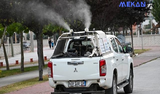 Selçuklu Belediyesi yaz aylarında aralıksız sürdürdüğü haşere ve sinek ilaçlama çalışmalarına yoğun mesai harcıyor.