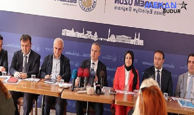 Sivas Belediye Başkanı Dr. Adem Uzun, kentte görev yapan basın mensuplarıyla bir araya geldi