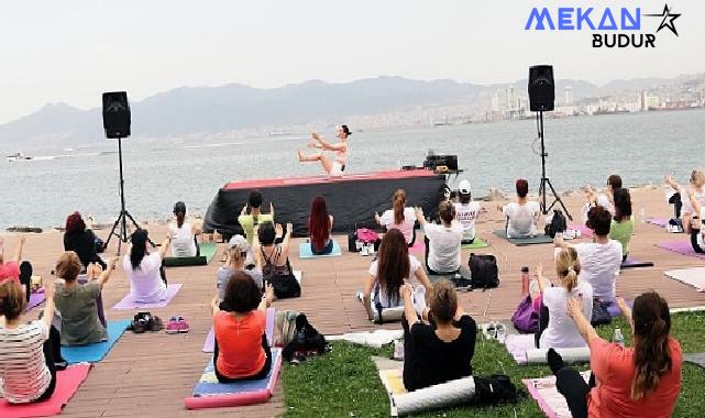 Yoga tutkunları Bayraklı’da buluştu