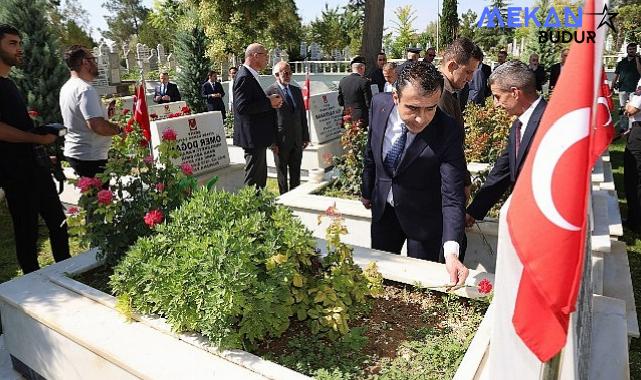 15 Temmuz Demokrasi ve Milli Birlik Günü etkinlikleri kapsamında kent mezarlığındaki şehitlik ziyaret edildi. 1