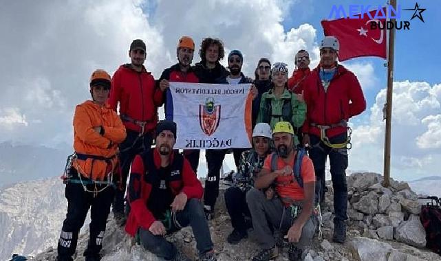 15 Temmuz Demokrasi Ve Milli Birlik Günü İçin Zirveye Yürüdüler