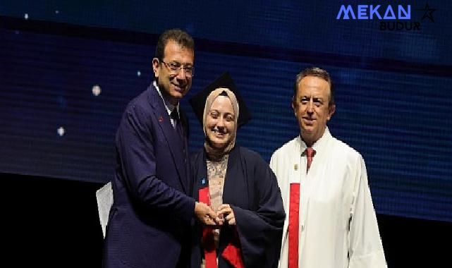 Ekrem İmamoğlu, MEF Üniversitesi 2023-24 Akademik Yılı Mezuniyet Töreni’ne katıldı