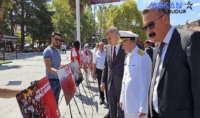 Gölcük’te 15 Temmuz Şehitleri Anma, Demokrasi ve Milli Birlik Günü törenleri, Şehitler Mezarlığı’nda şehitlerin kabirleri başında edilen dualar ile başladı