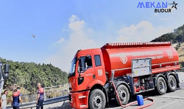 İzmir İtfaiyesi Bornova’daki yangına müdahale ediyor