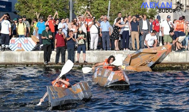 Karton tekneler İzmir Körfezi’nde kıyasıya yarıştı