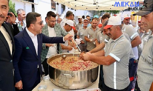 Nevşehir Belediye Başkanı Rasim Arı, Hizmet-İş Sendikası tarafından düzenlenen programda, hem hicri yılbaşı hem de Muharrem ayının başlangıcı dolayısıyla belediye personellerine aşure ikramında bulundu