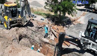 Nevşehir Belediyesi tarafından 2000 Evler Mahallesi’nde gerçekleştirilen içme suyu ana isale hattı yenileme çalışmaları tamamlandı