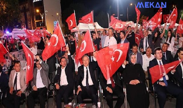 Nevşehirliler 15 Temmuz Demokrasi ve Milli Birlik Günü’nün yıldönümünde 8 yıl önce olduğu gibi yine meydanlarda aynı ruh ve heyecanla bir araya geldi