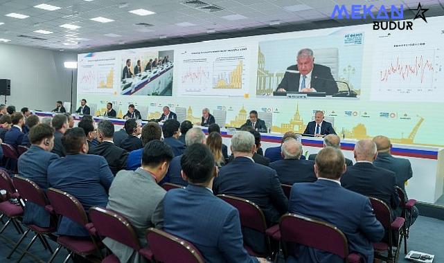 Rosneft CEO’su küresel ihtiyaçları karşılamak için dengeli bir enerji geçişini destekliyor