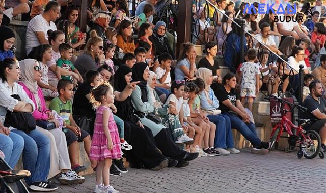 Şehir Tiyatrosu Açık Havaya Çıktı