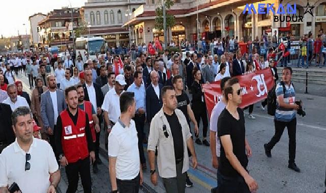 Selçuklu Belediye Başkanı Ahmet Pekyatırmacı Mevlana Meydanı’nda düzenlenen 15 Temmuz Demokrasi ve Milli Birlik Günü etkinliklerindeki coşkuya ortak oldu