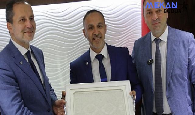Yeniden Refah Partisi Genel Başkanı Dr. Fatih Erbakan, Geyve Belediye Başkanı Selçuk Yıldız’ı makamında ziyaret etti