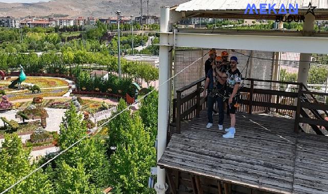 Selçuklu Belediyesi tarafından macera tutkunları için Kelebekler Vadisi Parkı içerisine yapılan Macera Kulesi açıldı. Alanda yer alan Zipline (Kaytel) adrenalin tutkunlarını bekliyor