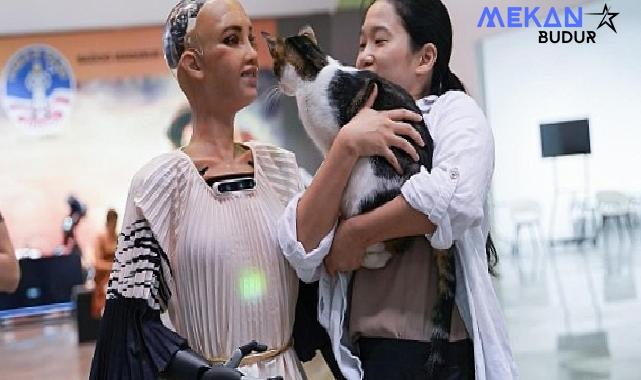 93. İEF’e insansı robot Sophia damga vurdu