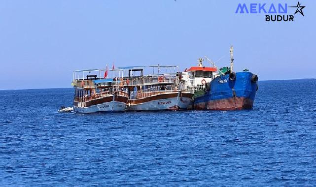 Antalya Büyükşehir Belediyesi’nin atık alım gemisi Adrasan sularında