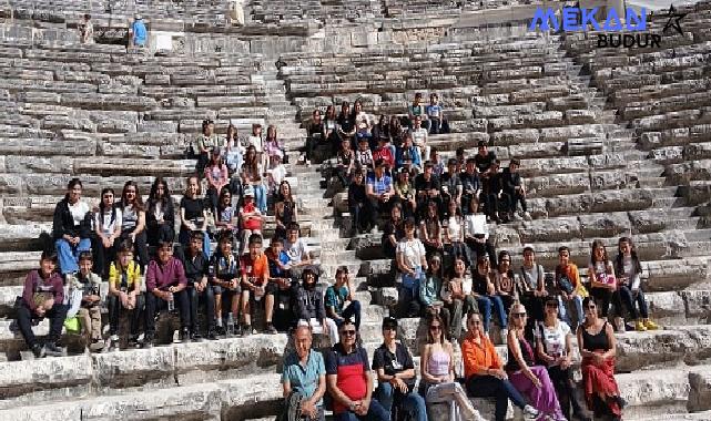 Antalya Büyükşehir’den Cumhuriyet Haftasında Çocuklara Aspendos-Side Tanıtım Gezisi