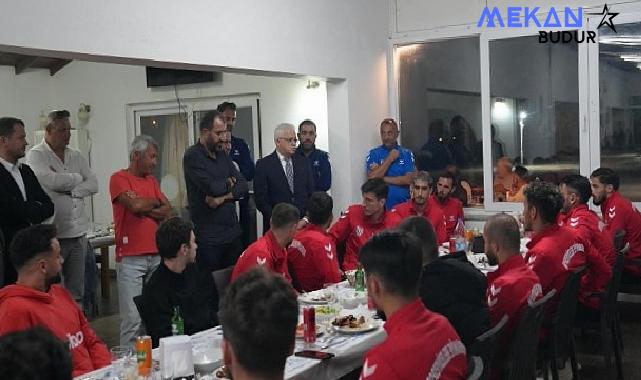 Başkan Deveciler, Burhaniye Belediyespor Futbol A Takımı İle Yeni Sezon Öncesi Moral Yemeğinde Buluştu