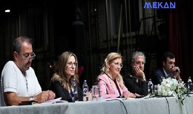 Başkan Ovalıoğlu, Bakırköy Belediye Tiyatrosu oyuncu ve teknik ekibiyle bir araya geldi