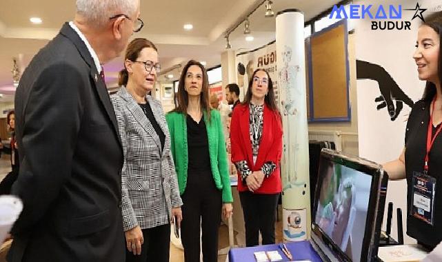 DEÜ’de Hemşirelik Temel Bakımı Kongresi: Bakım Hizmetleri ve Teknolojik Yenilikler Masaya Yatırıldı