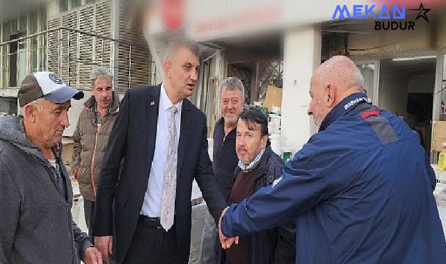 Gölcük Belediye Başkanı Ali Yıldırım Sezer, vatandaşlar ve esnafla bir araya gelerek ilçede devam eden çalışmalar hakkında bilgiler verdi.