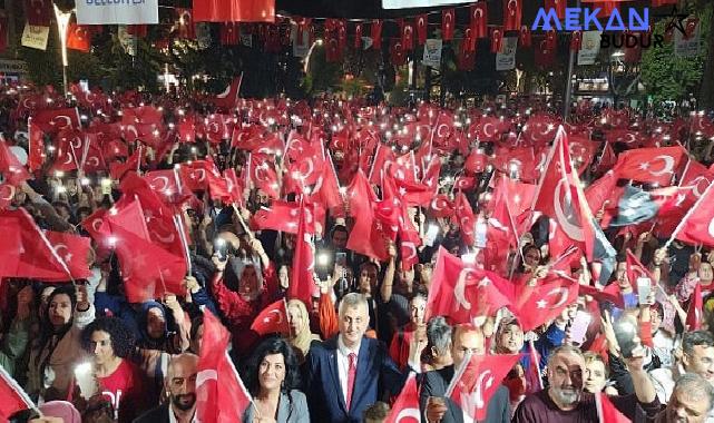 Gölcük Belediye Başkanı Ali Yıldırım Sezer, yayınladığı mesaj ile 29 Ekim Cumhuriyet Bayramı’nı kutladı.