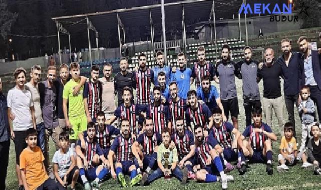 Gölcük Belediyesi 10. Başkanlık Kupası Futbol Turnuvası’nda, finalde Hisareynspor’u 1-0 yenen Harb-İş Spor şampiyon oldu.