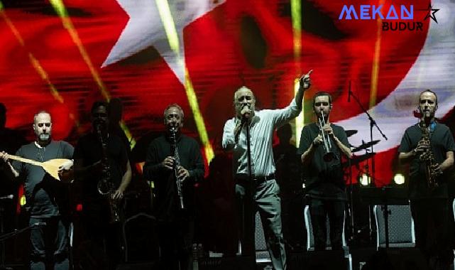 İzmir Enternasyonal Fuarı’nda müzik ve dans dolu gece