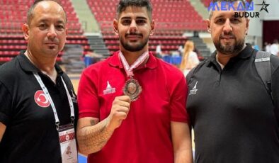 İzmirli sporcular madalyalarla döndü