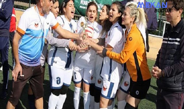 Kadınlar futbol oynarsa dünya yerinden oynar