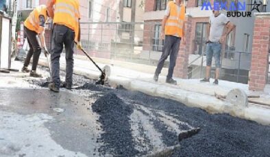 Mahalleliler talep ediyor, Bakırköy Belediyesi yapıyor.