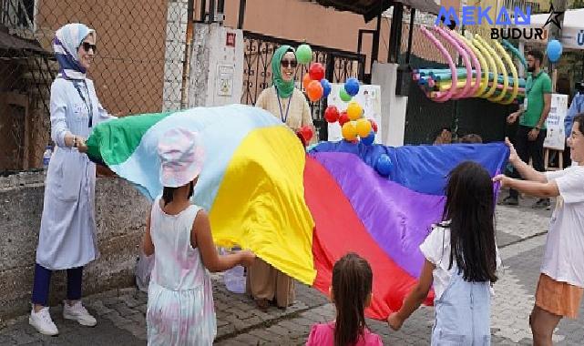 Üsküdar Belediye Başkanı Sinem Dedetaş “Gezgin Oyun Parkı” etkinliklerinin ilkini Çengelköy Huzurtepe Sokak’ta başlattı