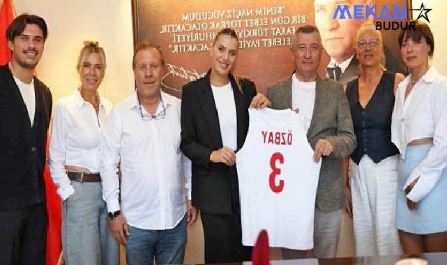 Voleybolun yıldızı Güzelbahçe’de antrenman yapacak