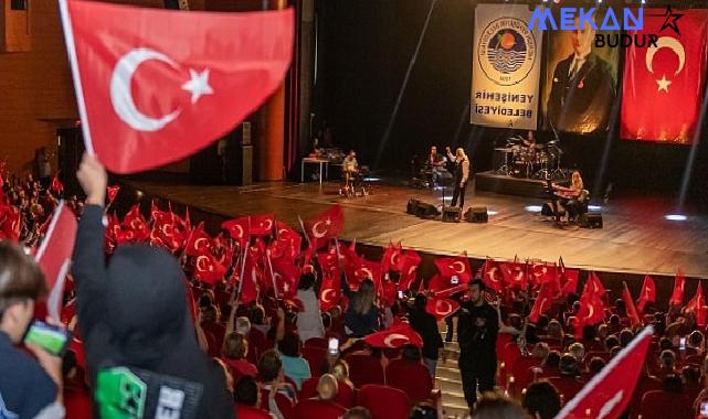 Yenişehir Belediyesi Cumhuriyet Bayramı’nda Suavi’yi Mersinlilerle buluşturdu