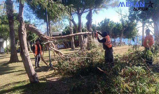 Antalya’da fırtına mesaisi