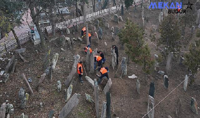 Başkan Altay: “Ahlat’tan Sonraki En Önemli Türkiye Selçuklu Mezarlığında Mezar Taşlarını Restore Ediyoruz”