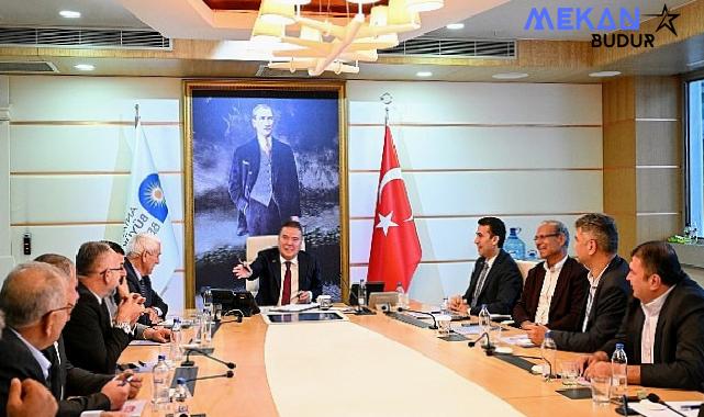 Başkan Böcek muhtar temsilcileriyle bir araya geldi