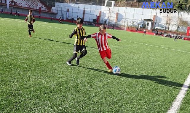 Bayraklı’da U-10 Cup Futbol Turnuvası başladı