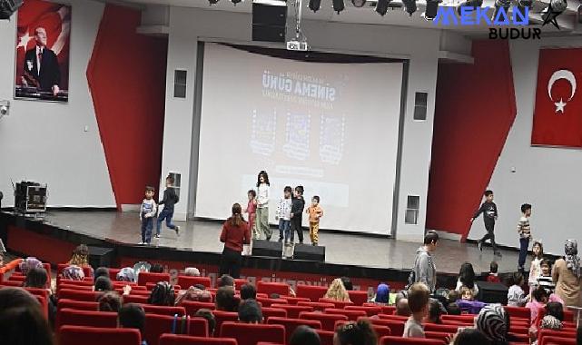 Büyükşehir Çocuklar ve Yetişkinlere Sinema Keyfi Yaşattı!