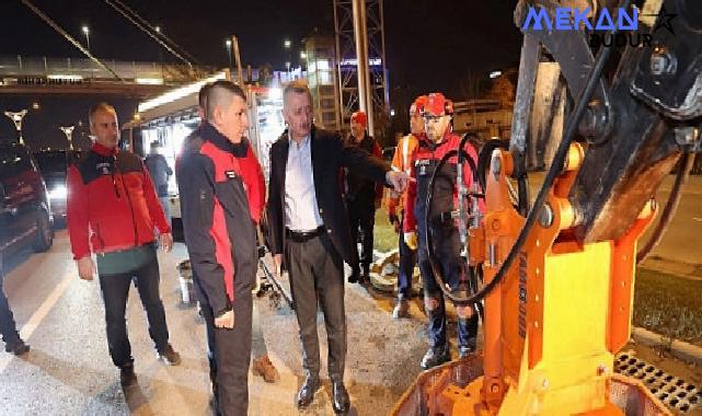 Büyükşehir’de yeni yıl gecesi de yol bakım hizmeti devam etti