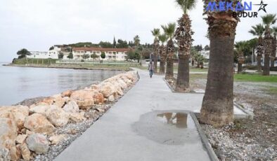 Didim Belediyesi Fen İşleri Müdürlüğü ekiplerince Sedef Koy’da bulunan yürüyüş yolu yenilendi.