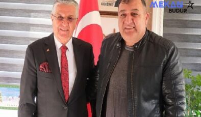 Emekli olan personellerden Başkan Topaloğlu’na veda ziyareti