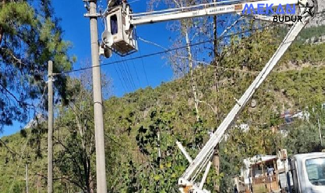 Kemer Belediyesi fırtınanın yaralarını sarıyor