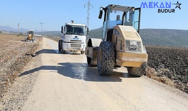 Menderes Belediyesi, İzmir Büyükşehir Belediyesi’nin destekleri ile mahallelerde üretim yolları yapıyor.