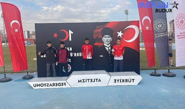 Nevşehir Belediyesi Gençlik ve Spor Kulübü sporcusu Mert Hanifi Odacı, Ankara’da yapılan Atatürk’ü Anma Koşusunda Türkiye ikincisi oldu.